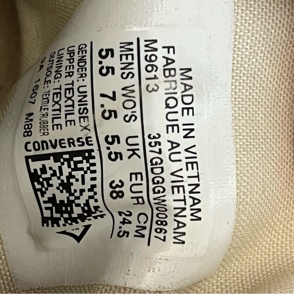 SOLD DO NOT BUY‼️Converse (7.5) - Picture 2 of 4